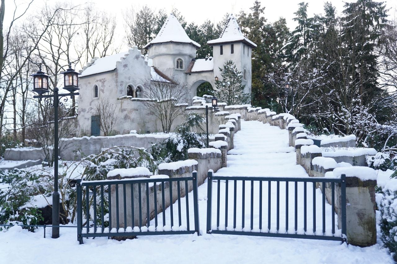 Sleeping Beauty Castle is not accessible due to the snow (photo: Bart Meesters/Heitink Press Agency).