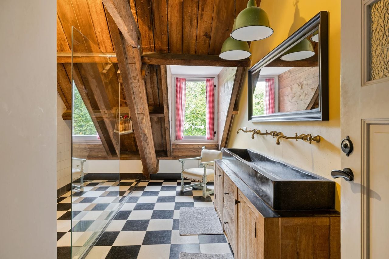 The bathroom (photo: Van de Wiel Makelaars).