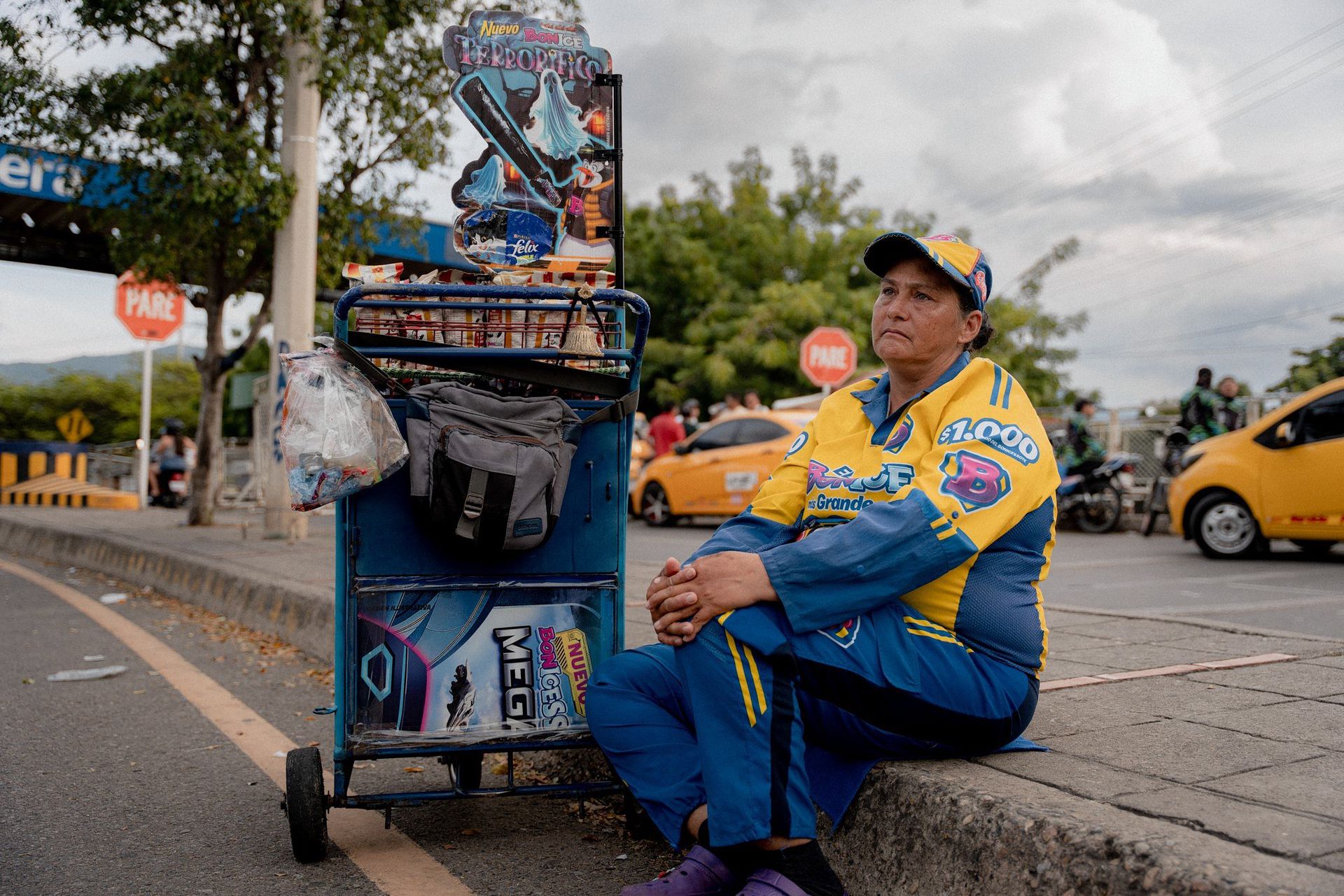 Lize Martins (52) crosses the border from Venezuela every day to sell candy and ice cream in Colombia.
