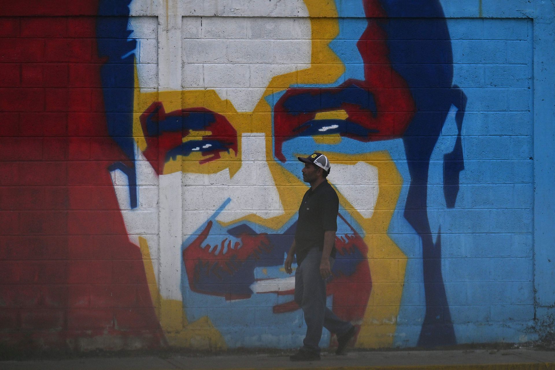 Mural in Caracas of kidnapped Venezuelan President Nicolás Maduro. 