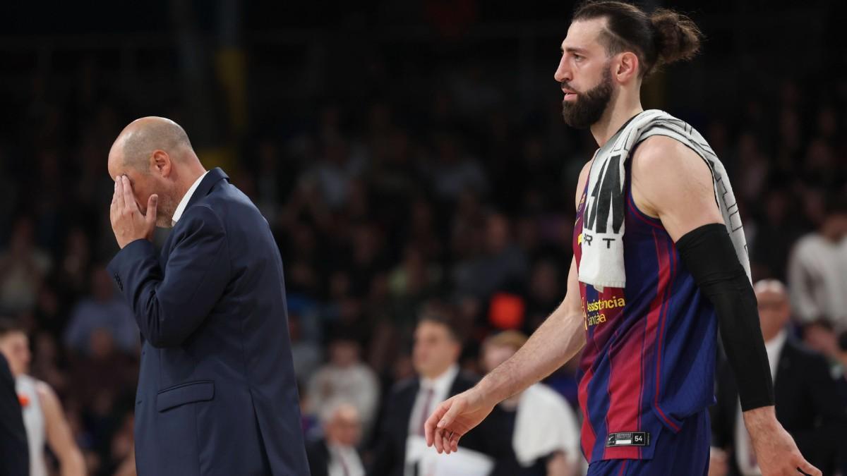 Joan Peñarroya and Toko Shengelia, after a match at the Palau Blaugrana
