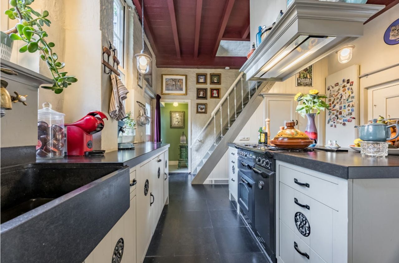 The kitchen (photo: Hans Janssen Makelaars Grave).