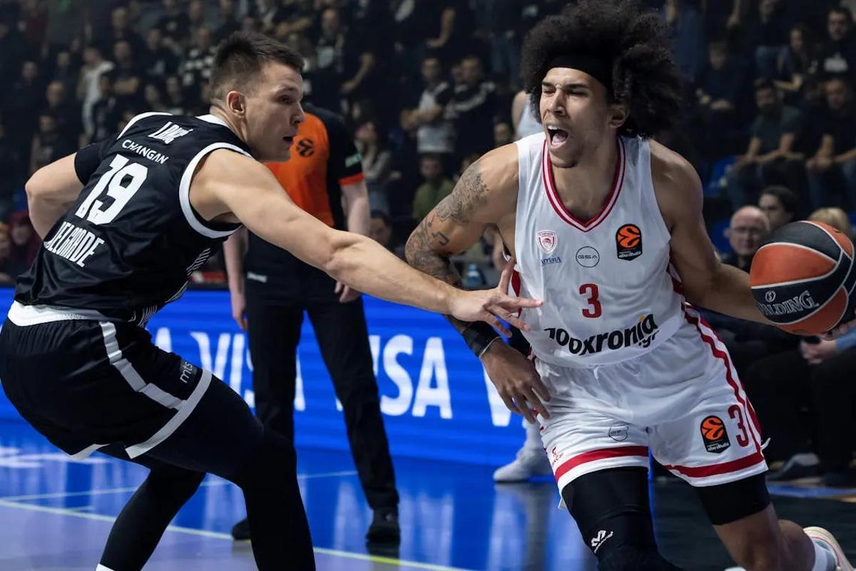 Olympiacos walked on the Partizan court