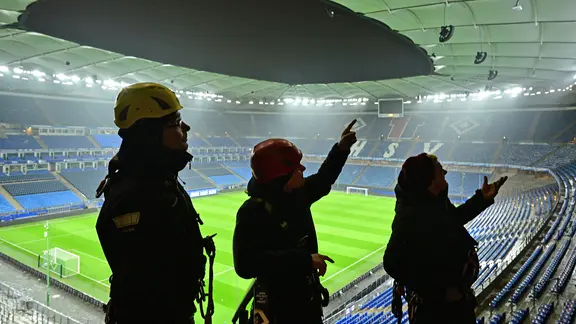 Inspection of the roof in the Volksparkstadion | Witters Inspection of the roof in the Volksparkstadion