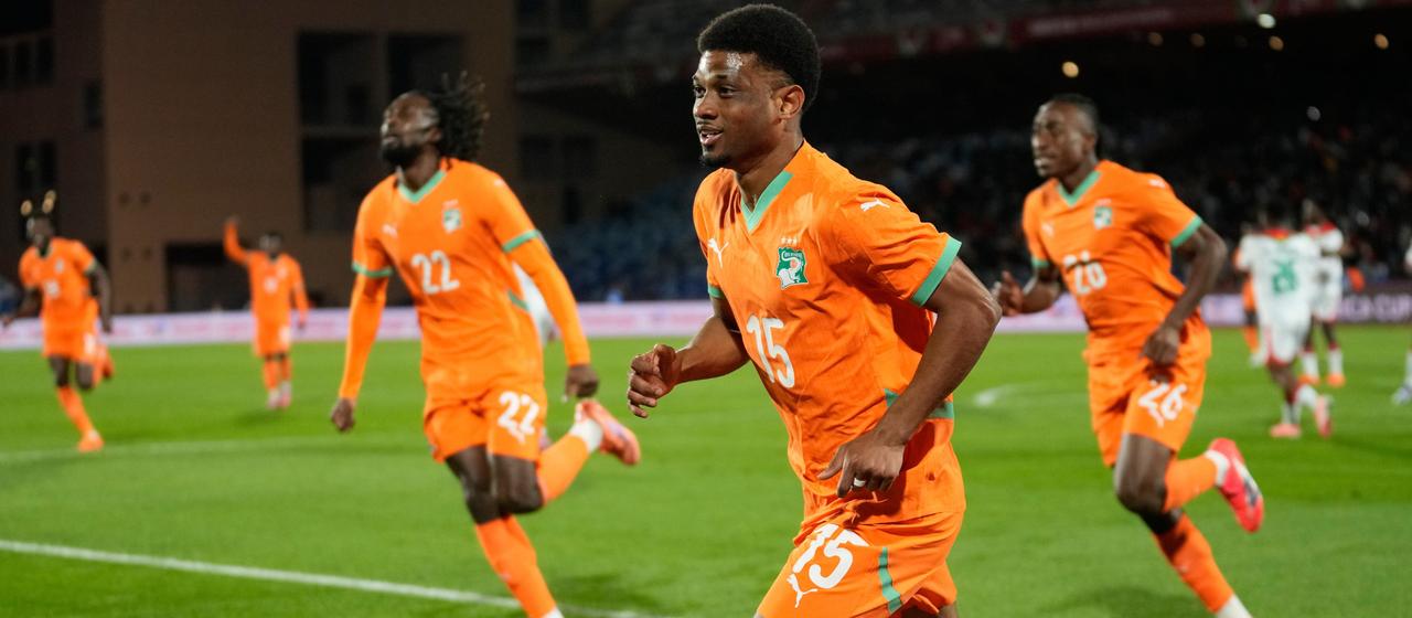 Amad Diallo celebrates his own goal
