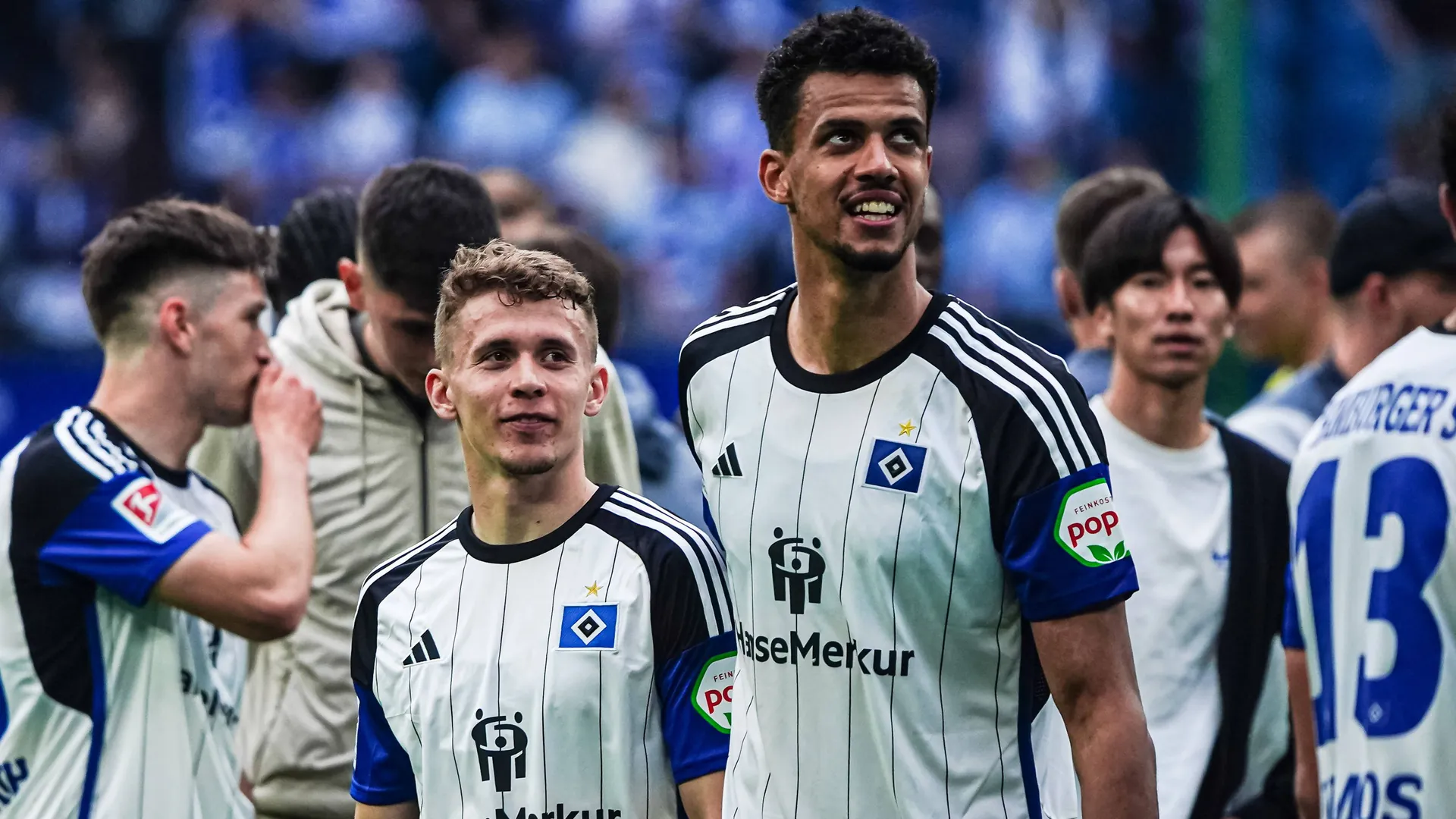 Anssi Suhonen (l.) next to Robert Glatzel (archive photo): The Finnish offensive player is leaving HSV after nine years. Anssi Suhonen (l.) next to Robert Glatzel (archive photo): The Finnish offensive player is leaving HSV after nine years.