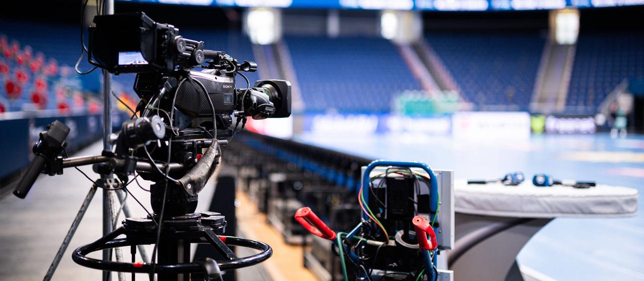 A camera aimed at the handball field