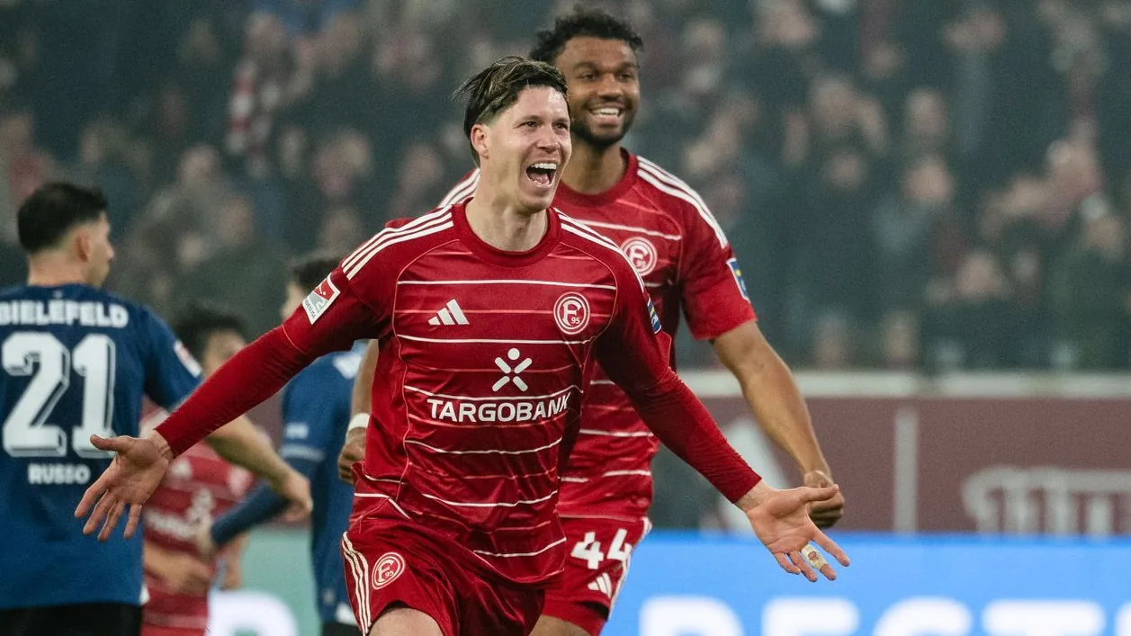 Cerdic Itten celebrates: His goal gave Düsseldorf its first win of the new year.