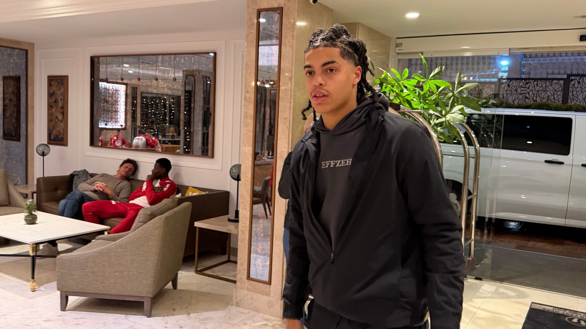 Jahmai Simpson-Pusey arrives at the 1. FC Köln training camp in La Nucia.