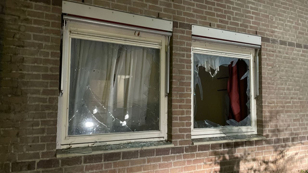 The windows are smashed with bricks (private photo).
