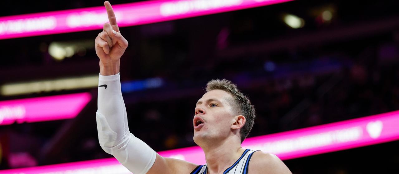Moritz Wagner cheers after one "And-One"