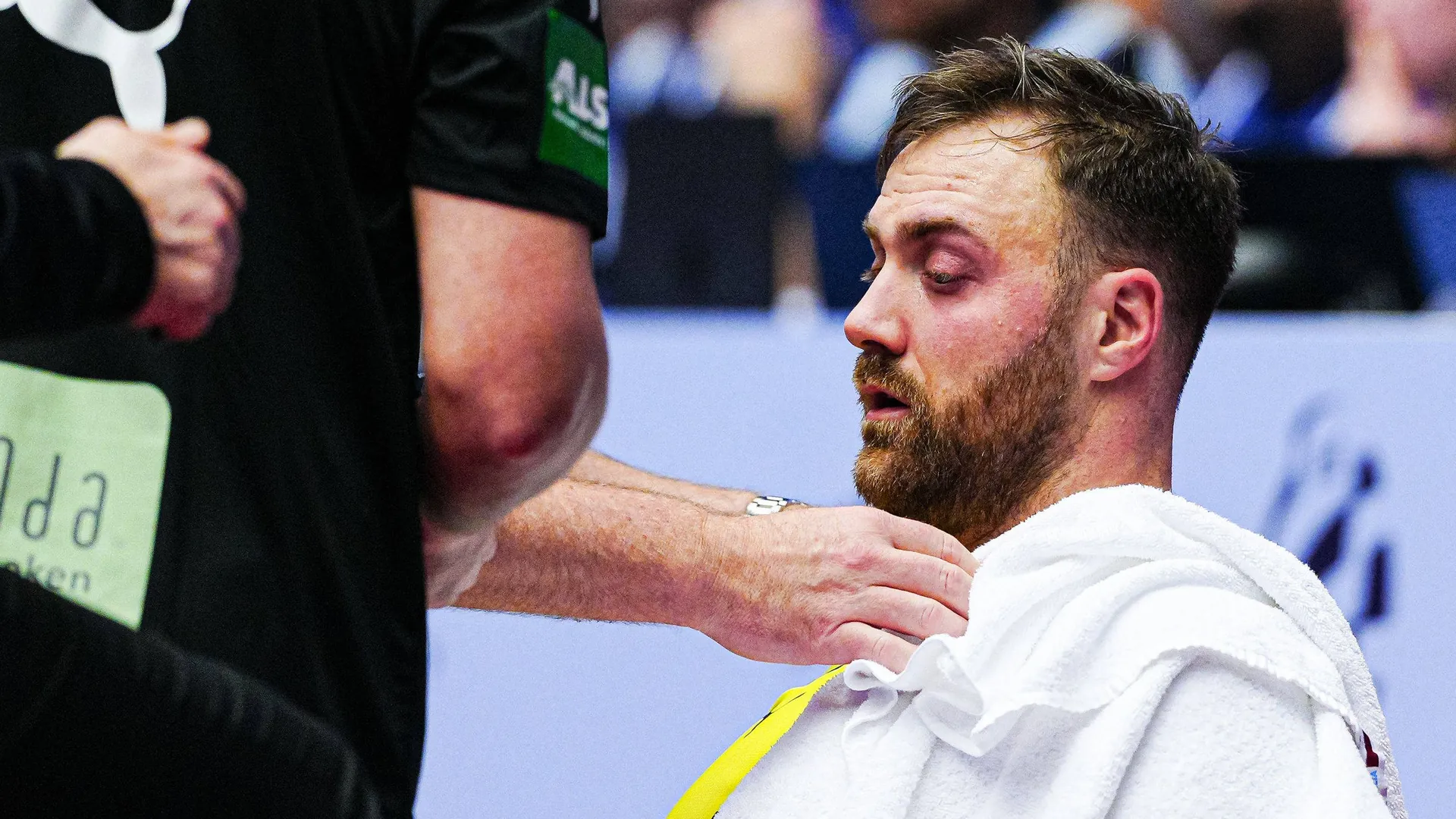 Visibly battered: Andreas Wolff dealt verbally and had to take physical punishment. Visibly battered: Andreas Wolff dealt verbally and had to take physical punishment.