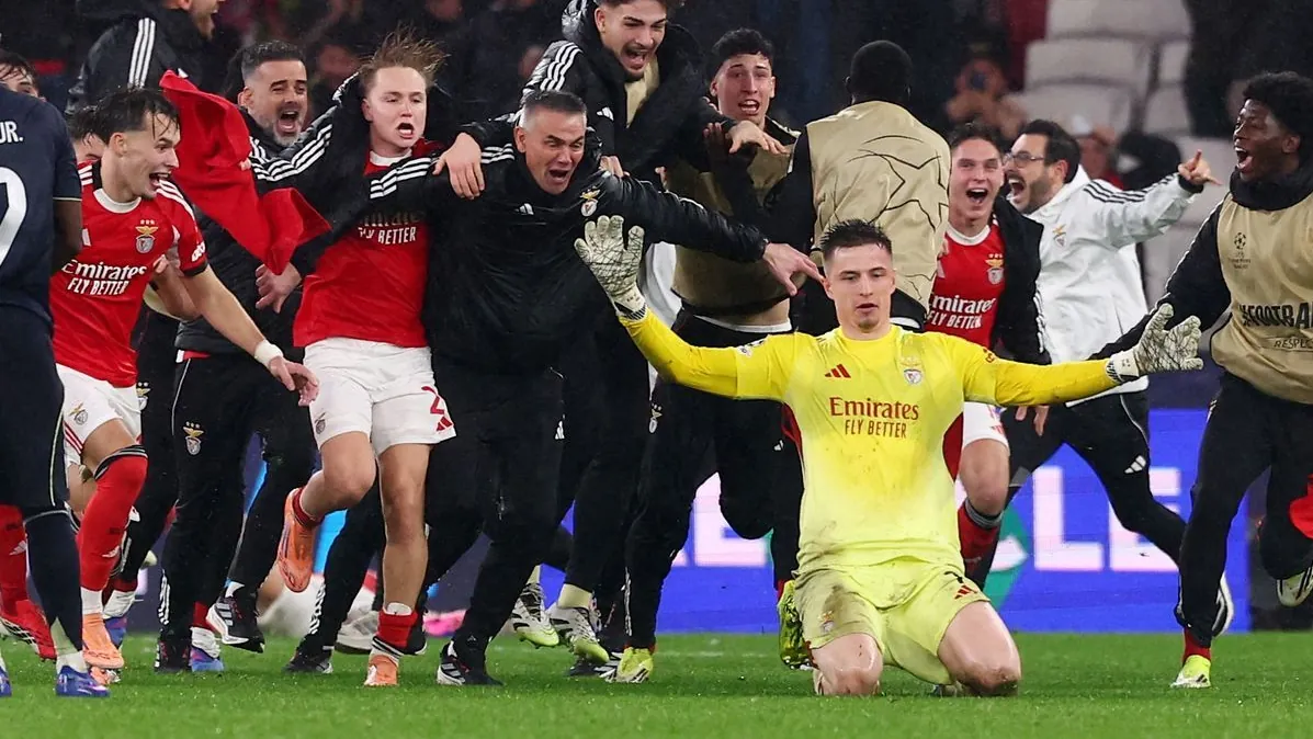 Anatoliy Trubin celebrates: Benfica's goalkeeper headed the decisive goal against Real.