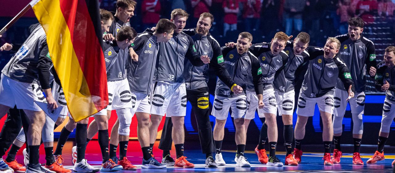 The German handball players before a 2025 World Cup game in Herning