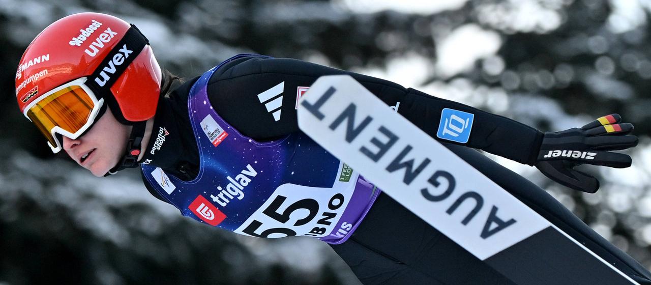 Ski jumper Selina Freitag in action