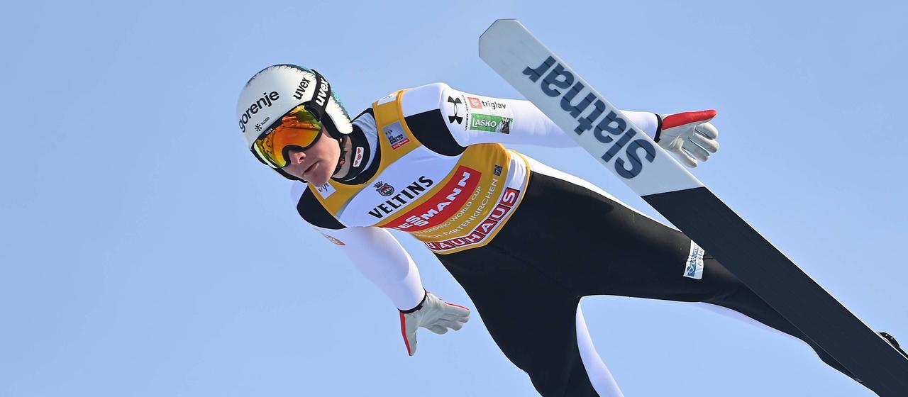 Domen Prevc in action during the first round in Garmisch-Partenkirchen.