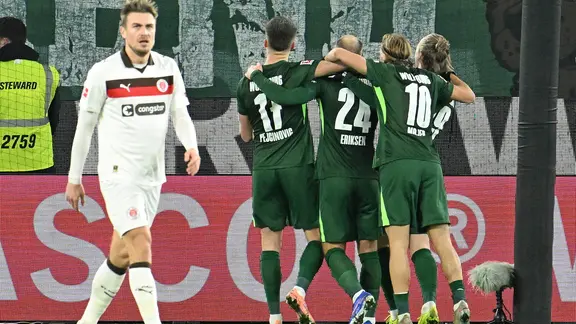 Game scene from the Bundesliga game Wolfsburg against St. Pauli