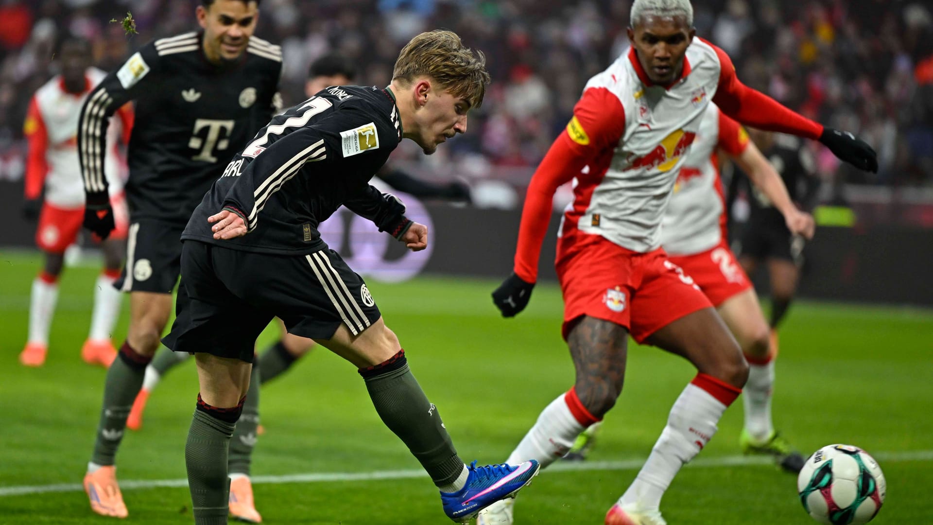 In a strong mood: Lennart Karl in the game against Salzburg.