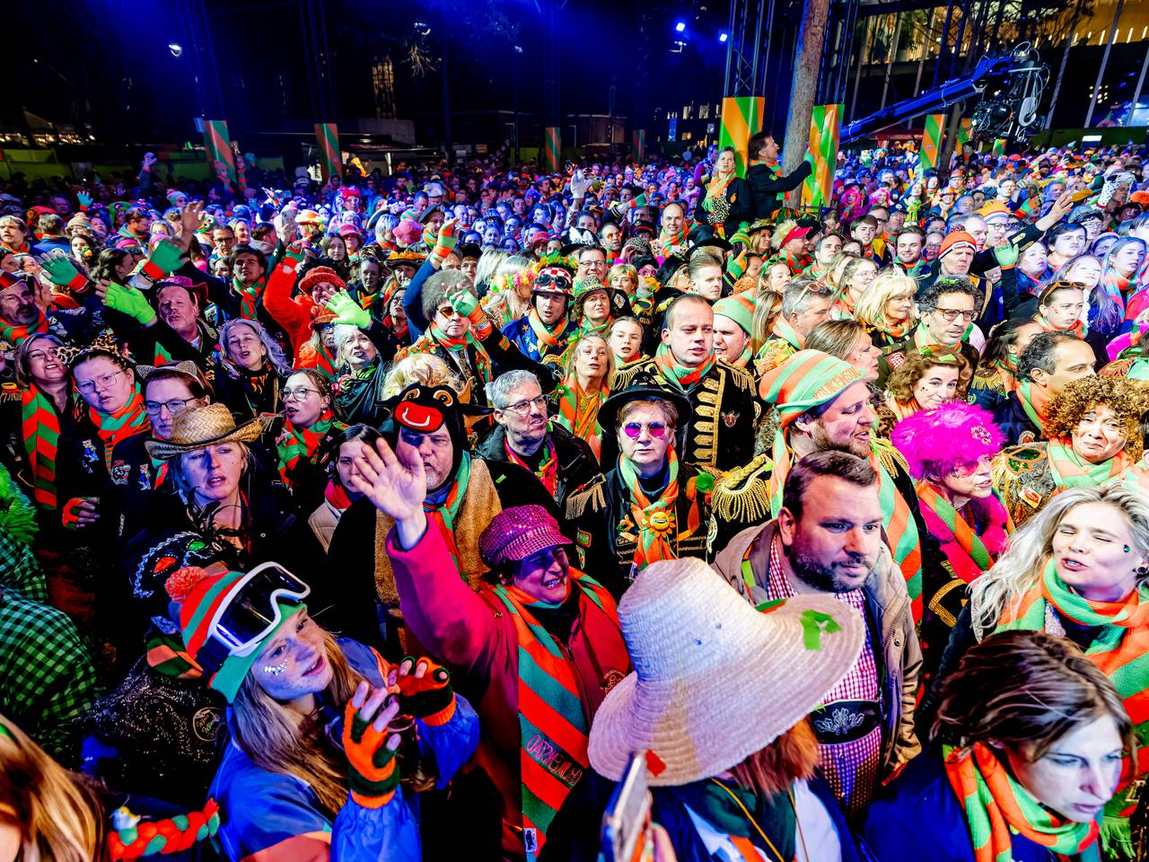 https://api.omroepbrabant.nl/img/f/$width$/$height$/0.52/0.51/cmV2aXNpb25zLzQ2NTE2NDItMS5qcGc_c2U9MjA0NS0wMS0wMVQxMCUzQTQwJTNBMDBaJnNpZz1NVW5 QVzZSV1Y0dFNmdzBXTTZldkd6RzBybEhaUUI3TUtpc3ZUZ2I0ZmpNJTNEJnNwPXImc3ByP Wh0dHBzJnNyPWImc3Q9MjAyNS0wMS0wMVQxMCUzQTQwJTNBMDBaJnN2PTIwMjAtMTAtMDI=