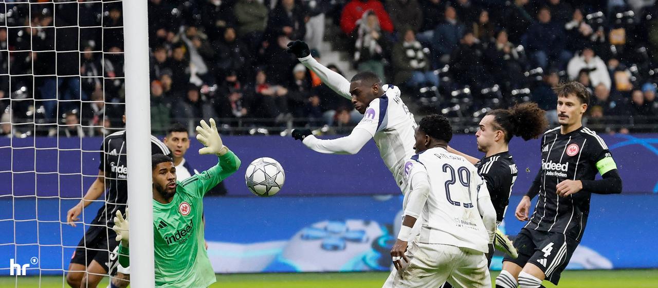 Kolo Muani scores against Eintracht