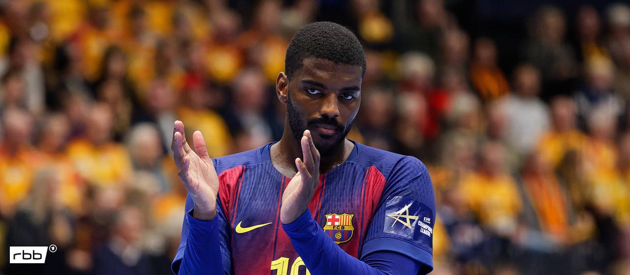 Soon-to-be fox Dika Mem in the FC Barcelona jersey