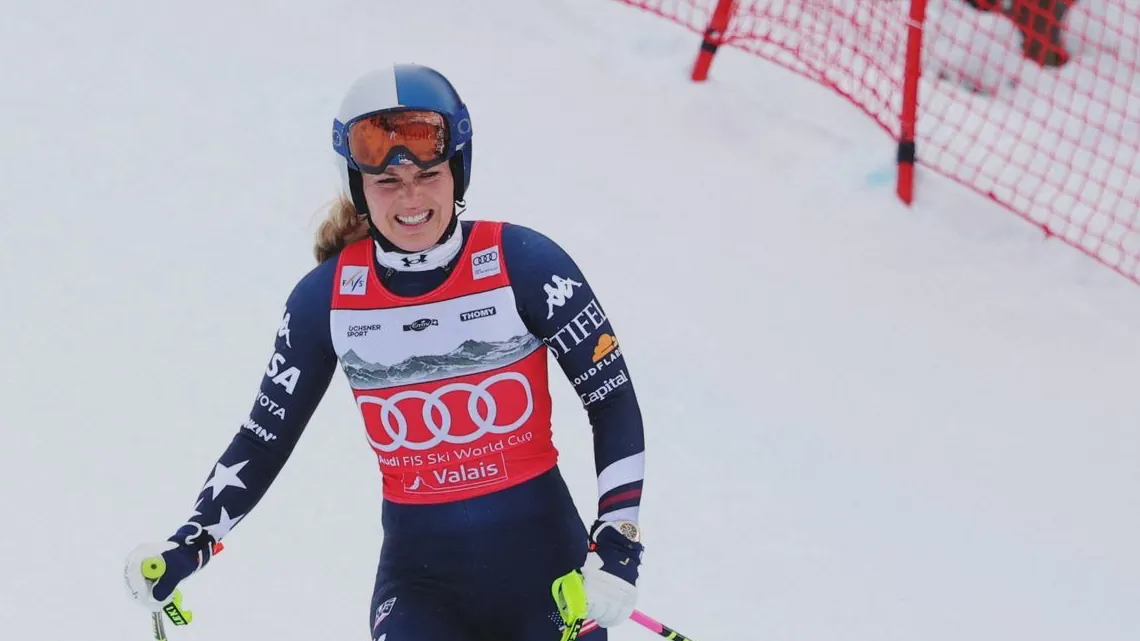 Lindsey Vonn: The American was able to cross the finish line after her fall.