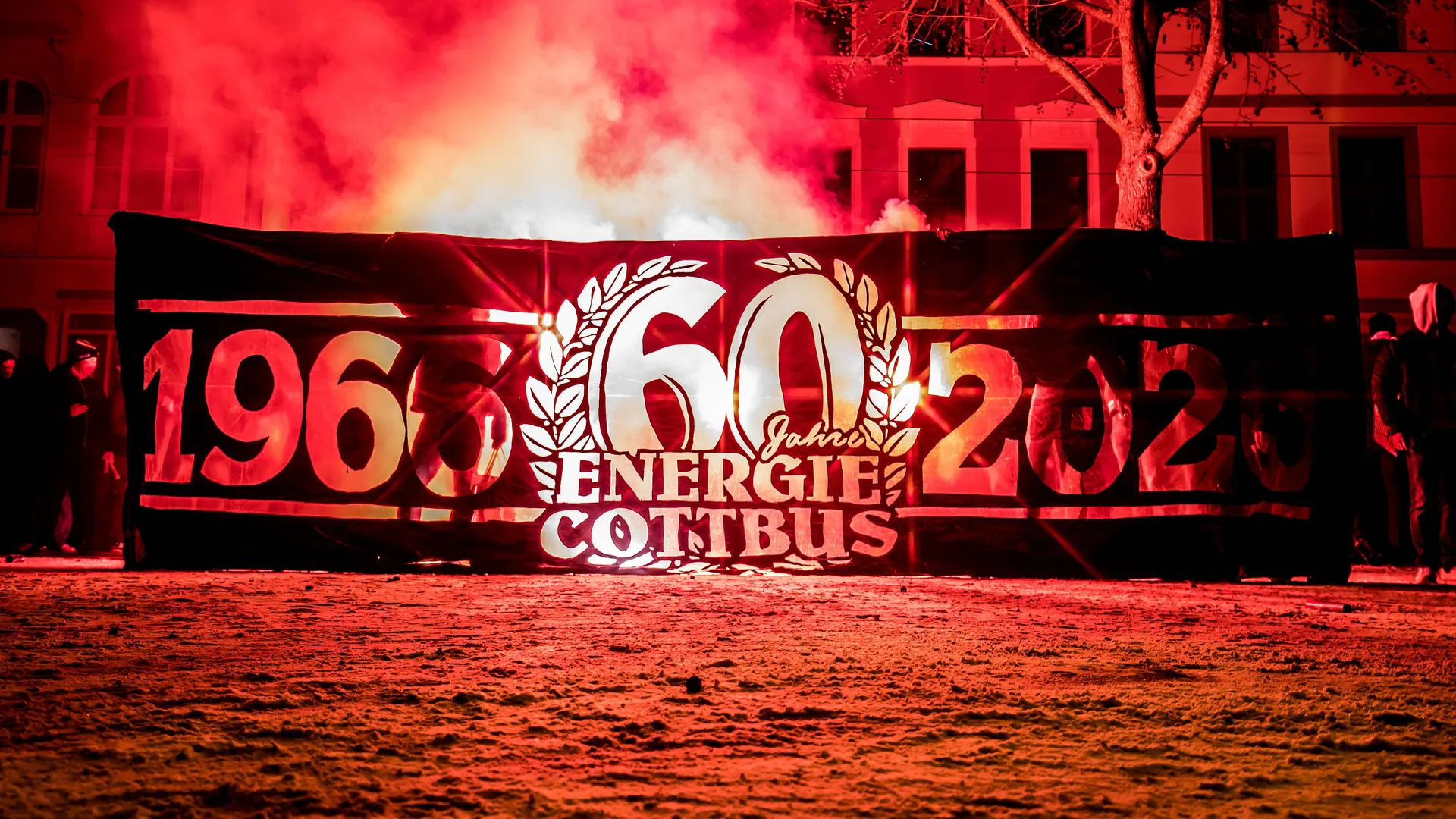 Club anniversary: Energy fans celebrate the club's 60th birthday on the Cottbus Altmarkt. Club anniversary: Energy fans celebrate the club's 60th birthday on the Cottbus Altmarkt.