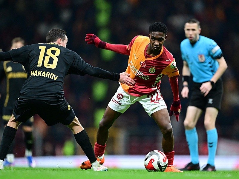 On which channel is the Galatasaray-İstanbulspor match?