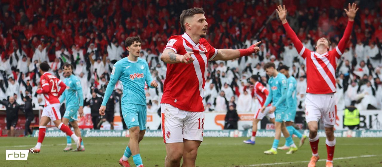 Erik Engelhardt, FC Energie Cottbus, celebrating the goal (Source: IMAGO / Steffen Beyer)