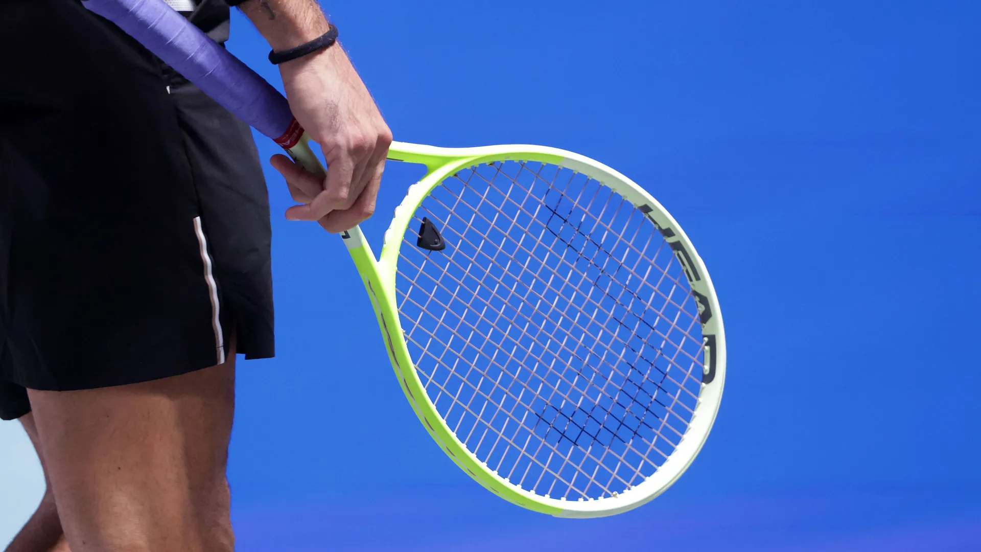 Tennis professional on the racket (symbolic image): A professional has now been punished draconianly.