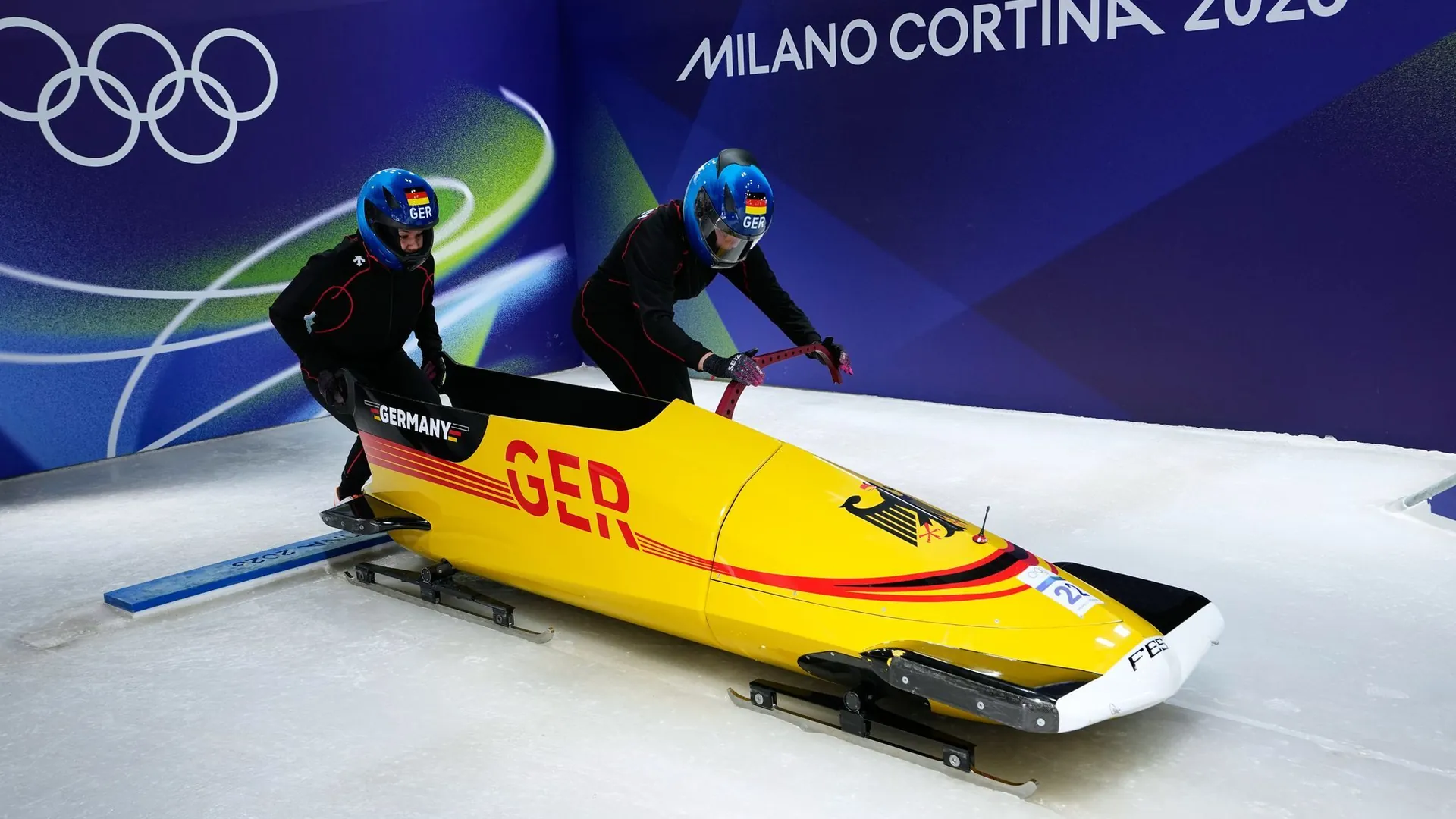 Laura Nolte and Deborah Levi want to win gold again in the two-man bobsleigh.