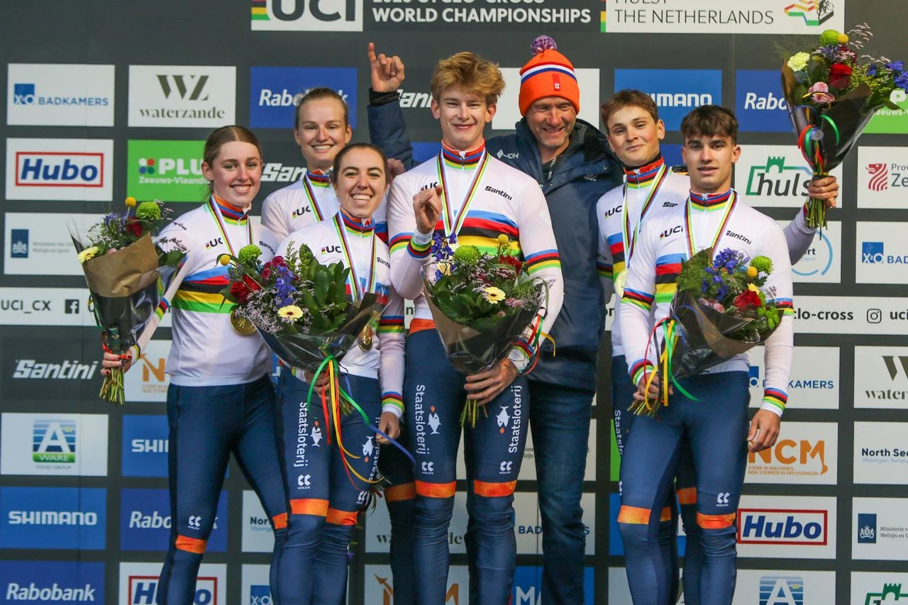 Delano Heeren (right) with the rest of the Dutch team (photo: Dick Soepenberg, OrangePictures).