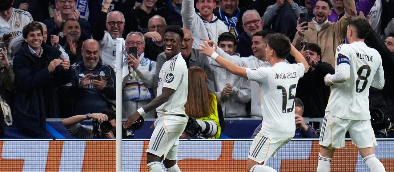 Vinicius Junior celebrates at the corner flag
