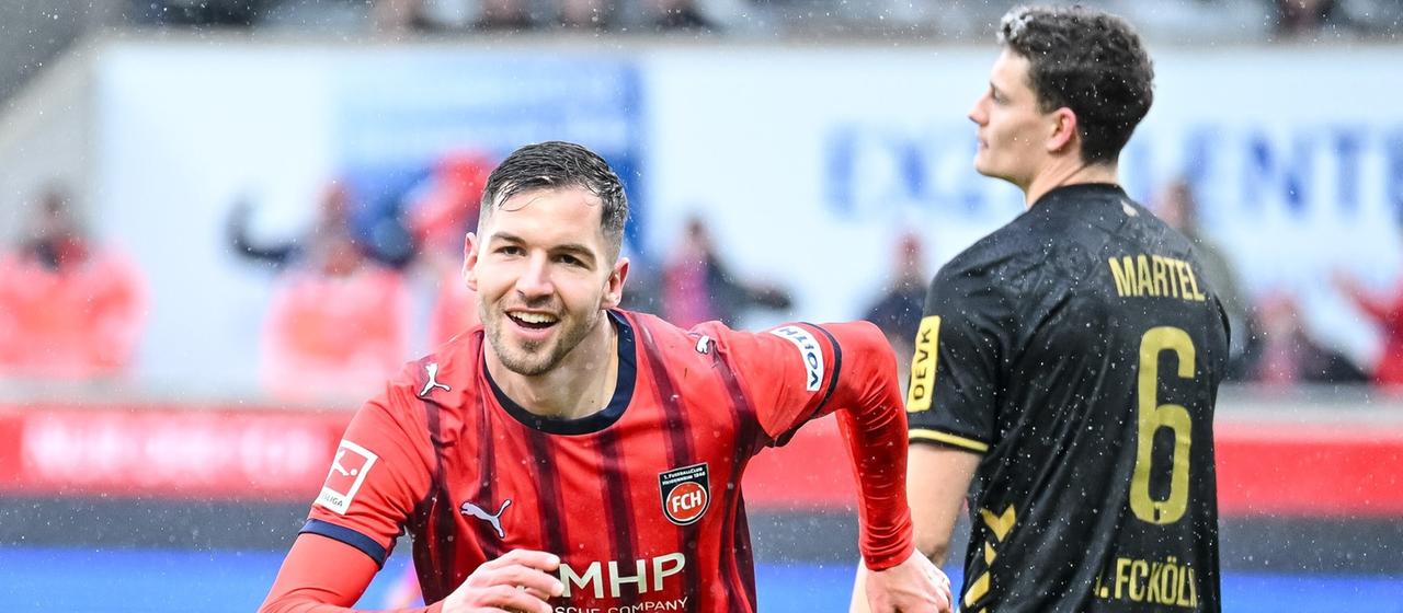 Marvin Pieringer (1. FC Heidenheim) celebrates after his goal to make it 1-0.