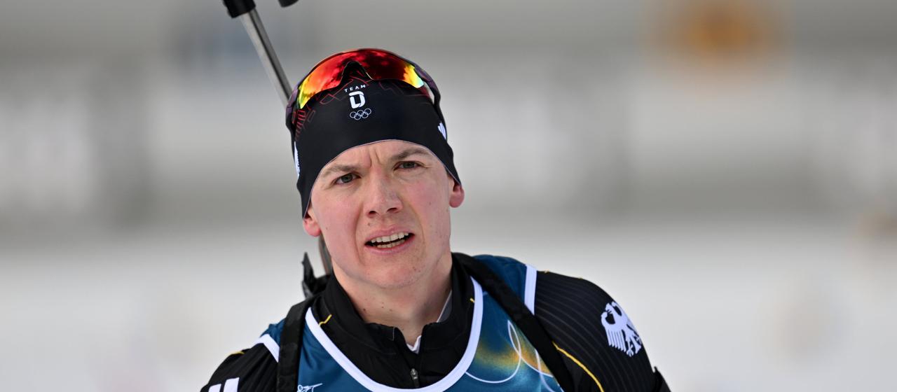 Justus Strelow from Germany shooting before the race. 