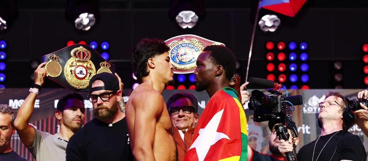 Abass Baraou and Xander Zayas at the weigh-in