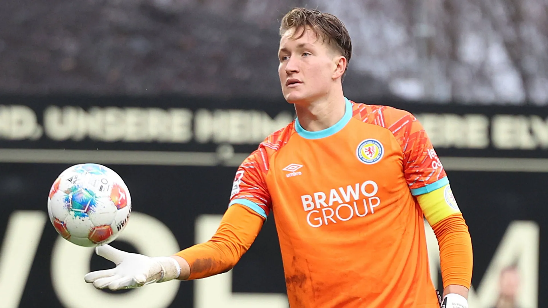 Ron-Thorben Hoffmann: Eintracht Braunschweig's regular goalkeeper is threatened with injury for the first time this season. Ron-Thorben Hoffmann: Eintracht Braunschweig's regular goalkeeper is threatened with injury for the first time this season.