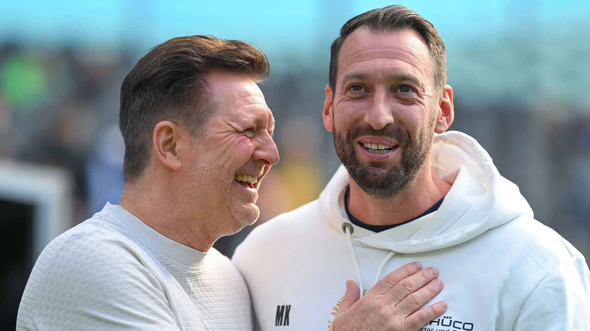 96 coach Christian Titz (l.) and Arminia's Mitch Kniat (archive photo): The trainers have known each other for more than 20 years. 96 coach Christian Titz (l.) and Arminia's Mitch Kniat (archive photo): The trainers have known each other for more than 20 years.