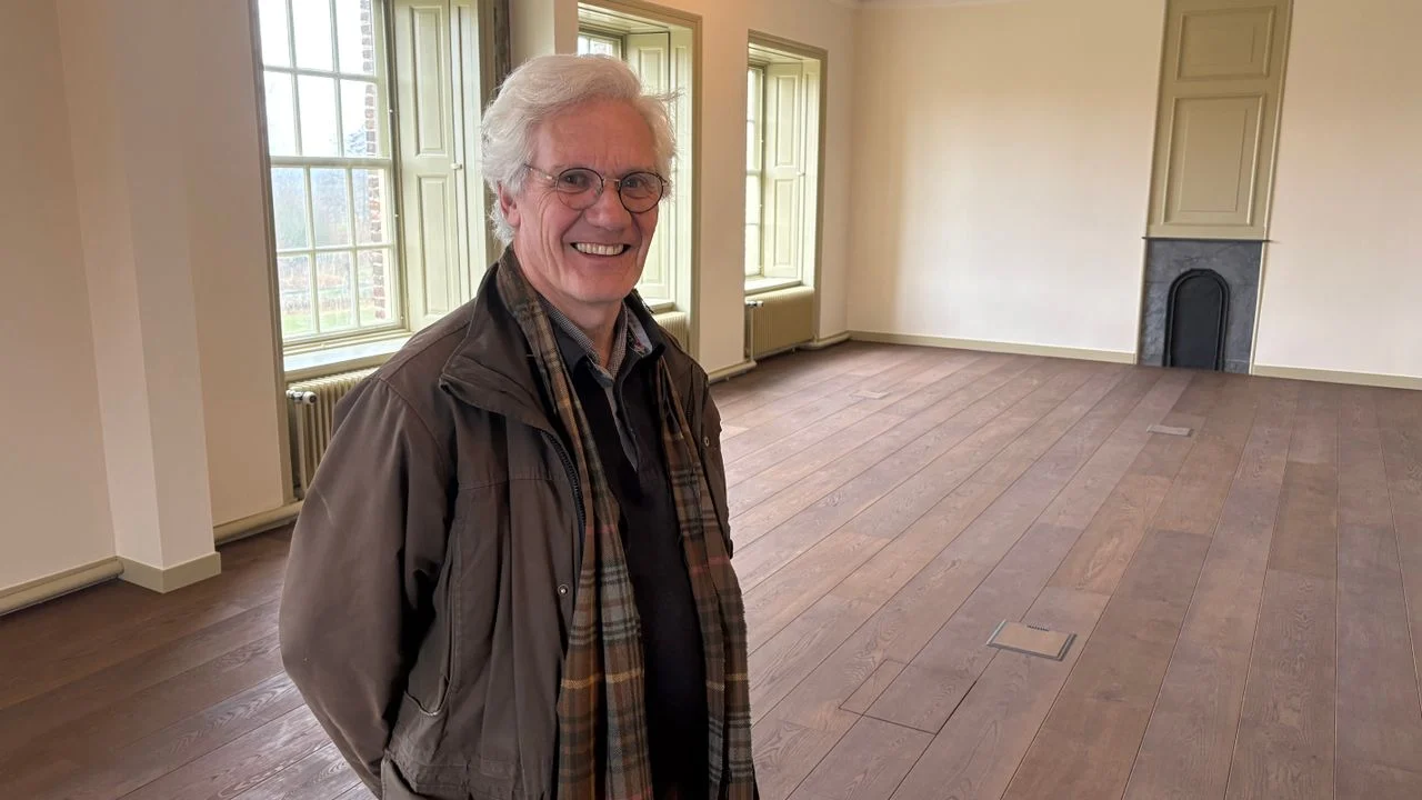 Jan van Asten in one of the empty rooms of Croy Castle (Photo: Alice van der Plas)