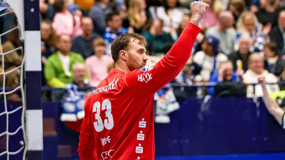 Andreas Wolff (THW Kiel) clenches his fist. | picture alliance / Maximilian Koch | Maximilian Koch Andreas Wolff (THW Kiel) clenches his fist.