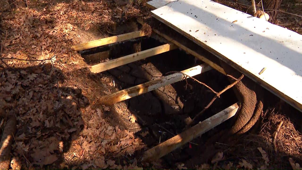 The drug pit shortly after the discovery (photo Willem-Jan Joachems).