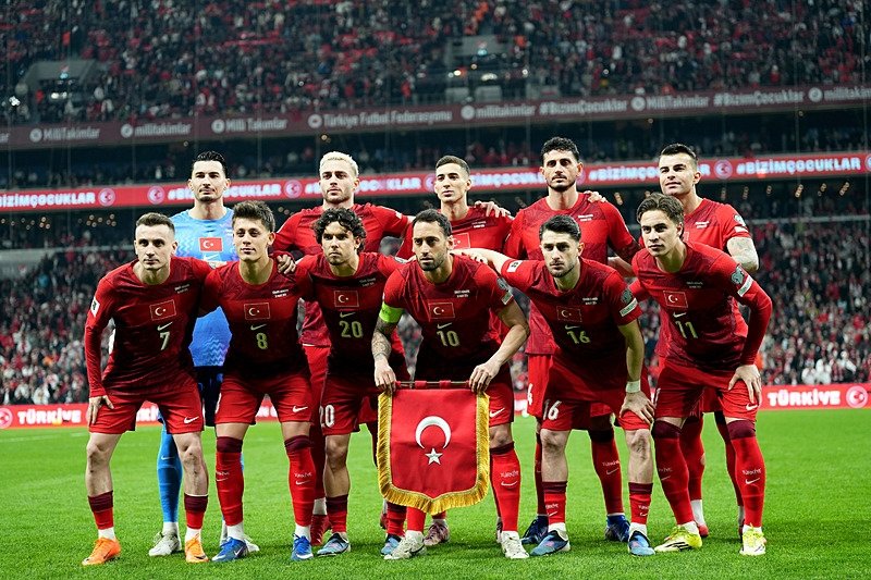 bizim-cocuklar-dolmabahcede-turladi-1774551588566.jpeg