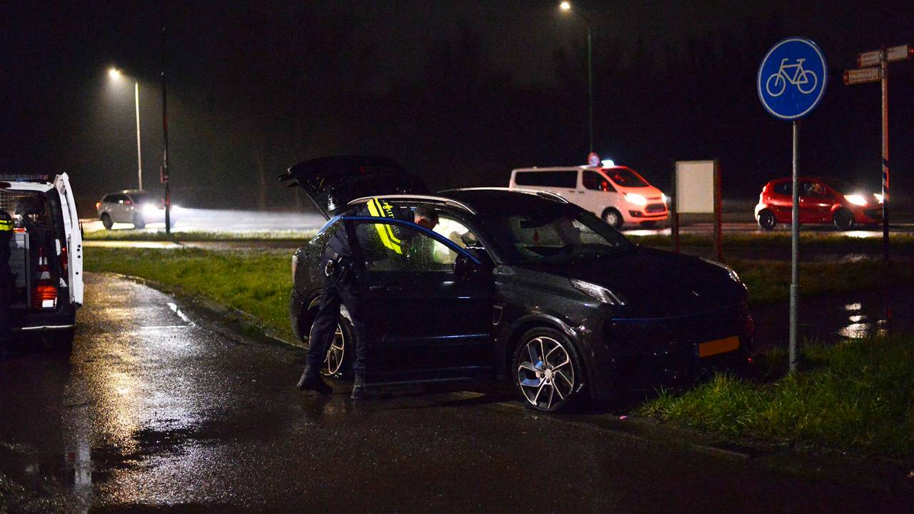 The police are investigating after the crash on the Nieuwe Bredasebaan in Breda (photo: Perry Roovers/Persbureau Heitink).