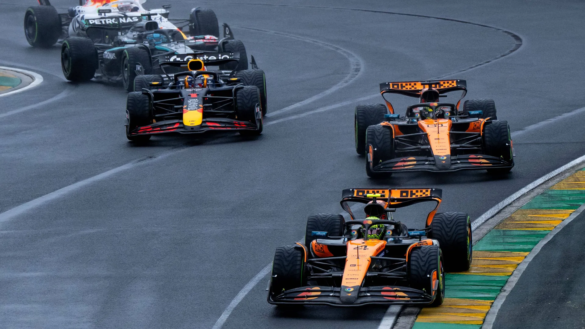 Start in Melbourne 2025: The race had to contend with very changeable conditions. Start in Melbourne 2025: The race had to contend with very changeable conditions.