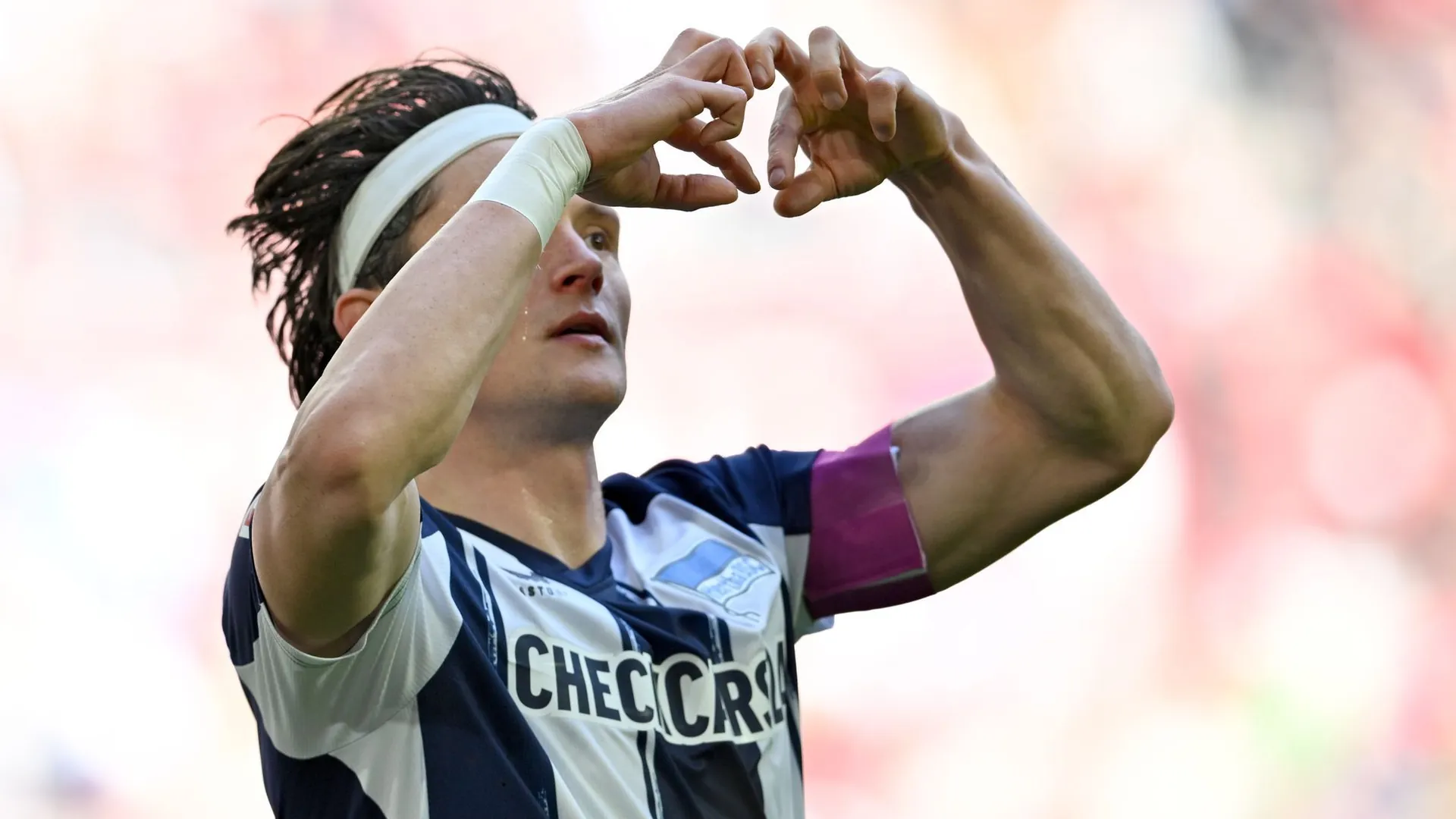 Fabian Reese: The captain of Hertha BSC turned the game in Düsseldorf with a brace and an assist in the first half. Fabian Reese: The captain of Hertha BSC turned the game in Düsseldorf with a brace and an assist in the first half.