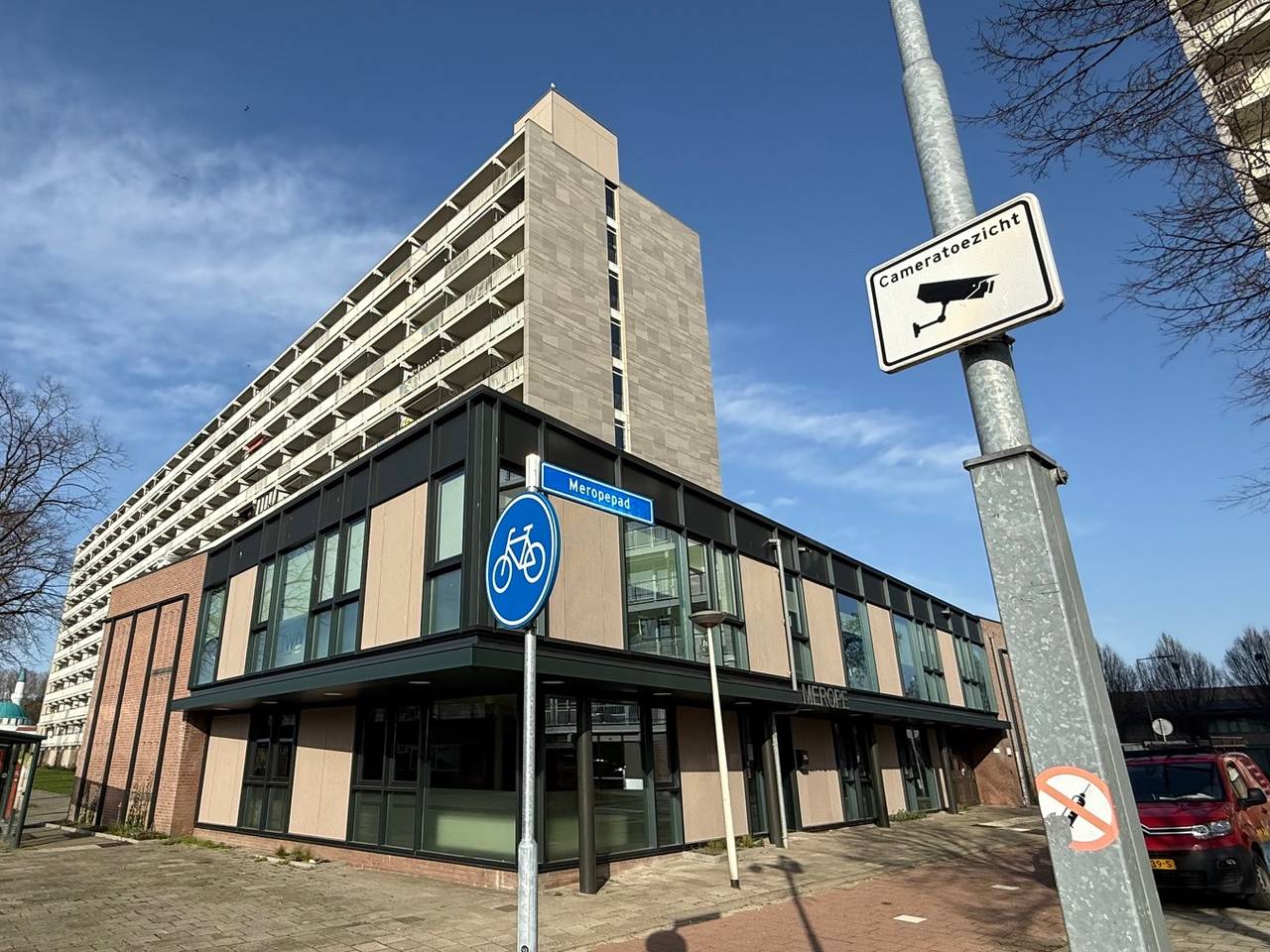 https://api.omroepbrabant.nl/img/f/$width$/$height$/0.50/0.50/cmV2aXNpb25zLzQ4NTA2ODItMS5qcGc_c2U9MjA0NS0wMS0wMVQxMCUzQTQwJTNBMDBaJnNpZz0yUnlXU 05IczJoQjNacWUlMkJnT1B0V04lMkZ4SlQzZDYxc25wSndvTkFlMU1WbyUzRCZzcD1yJnNw cj1odHRwcyZzcj1iJnN0PTIwMjUtMDEtMDFUMTAlM0E0MCUzQTAwWiZzdj0yMDIwLTEwLTAy