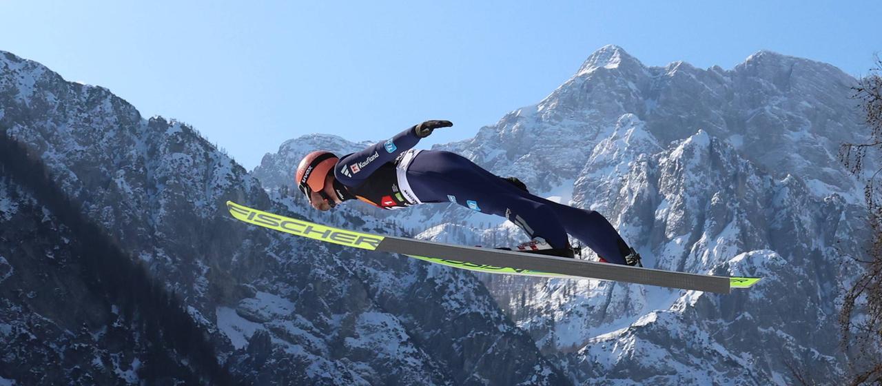 Pius Paschke in the Plancia team flying