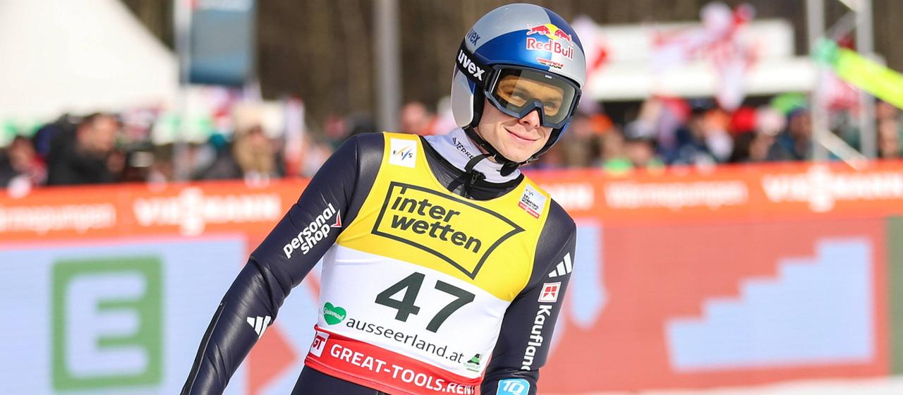 Andreas Wellinger happy while ski flying on the Kulm 