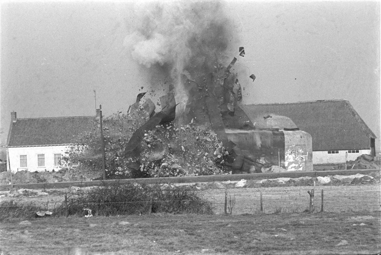 The fourth and final explosion of the bunker at Zegge (photo: Ben Steffen).