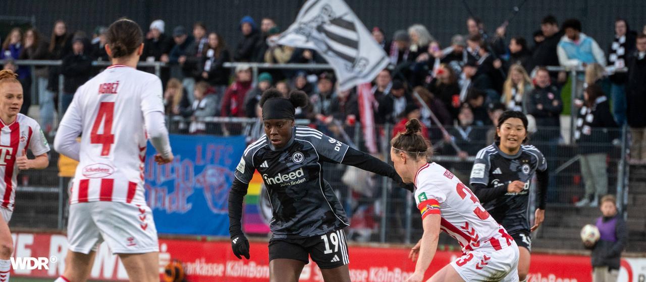 Duel between Frankfurt's Nicole Anyomi (l.) and Cologne's Marina Hegering 